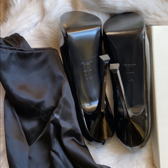 Shoes - Picture 4 of 8